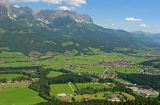 Luftbild von Ellmau im Sommer